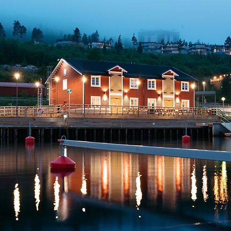 Хостел Oernskoeldsviks Gaesthamn Екстер'єр фото
